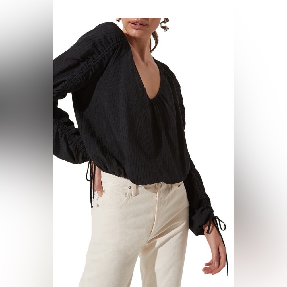 ASTR ruched sleeves top